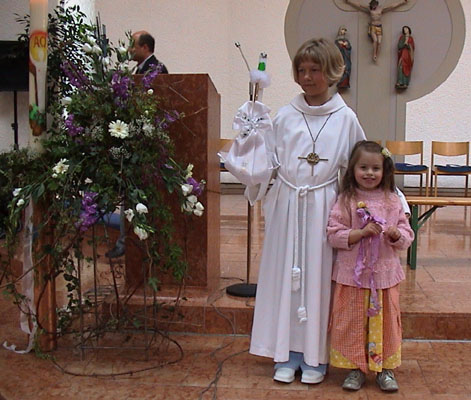 Jasmin und Celine In der Kirche